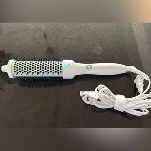 Mane It’s Giving Body Mediyn Hot Thermal Round Brush
